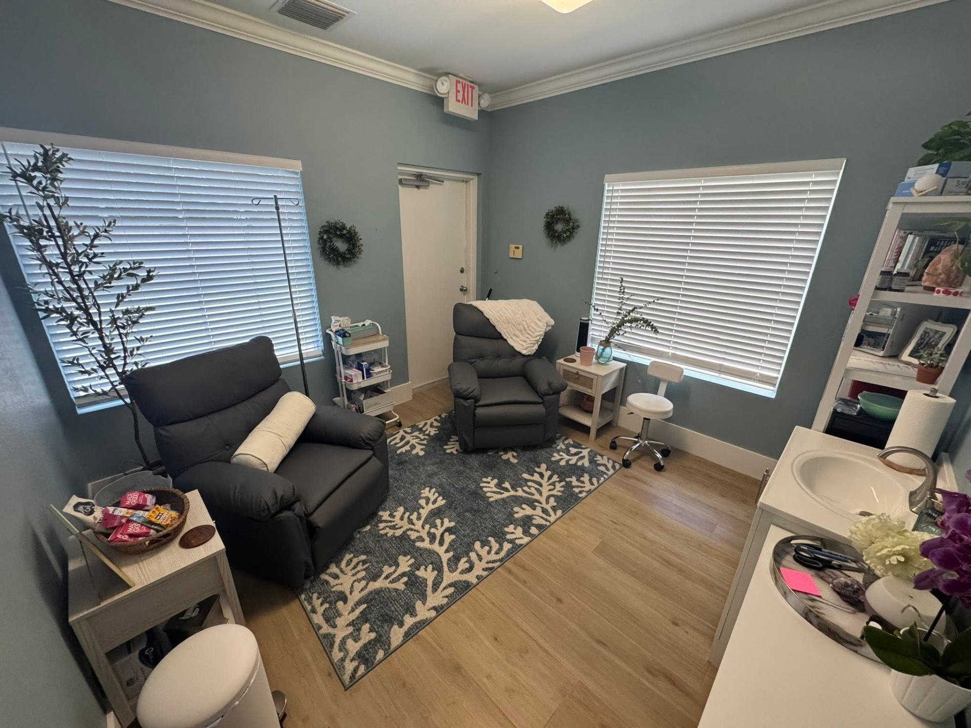 IV therapy and recovery lounge in Naples, FL